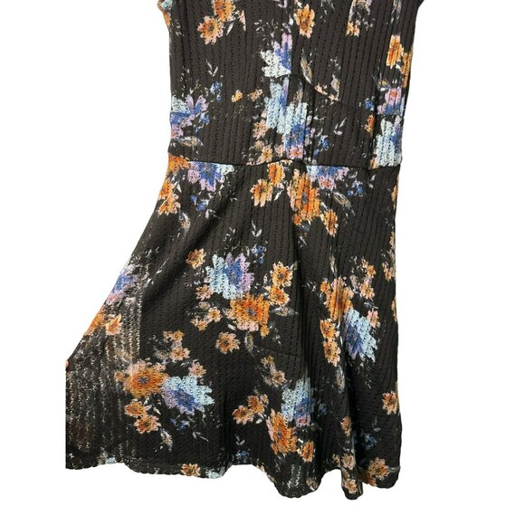 Three Pink Hearts Ladies Fit & Flare Summer Black Floral Dress Size Small - Picture 4 of 5